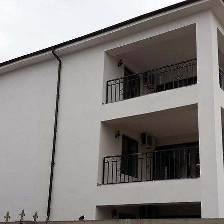 Sunshine Apartments Нэводари Экстерьер фото